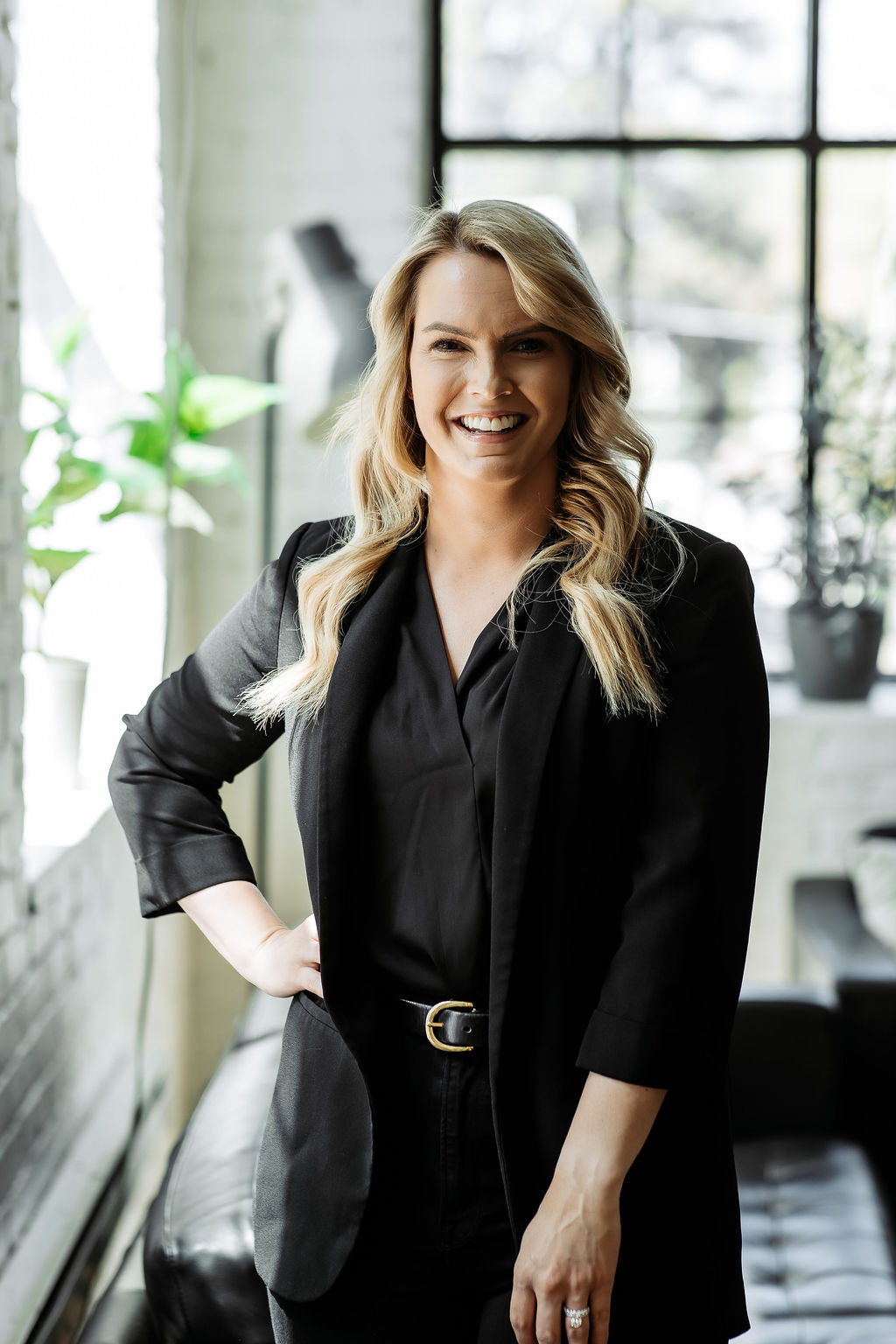 Laura-WebsiteBio-Headshot